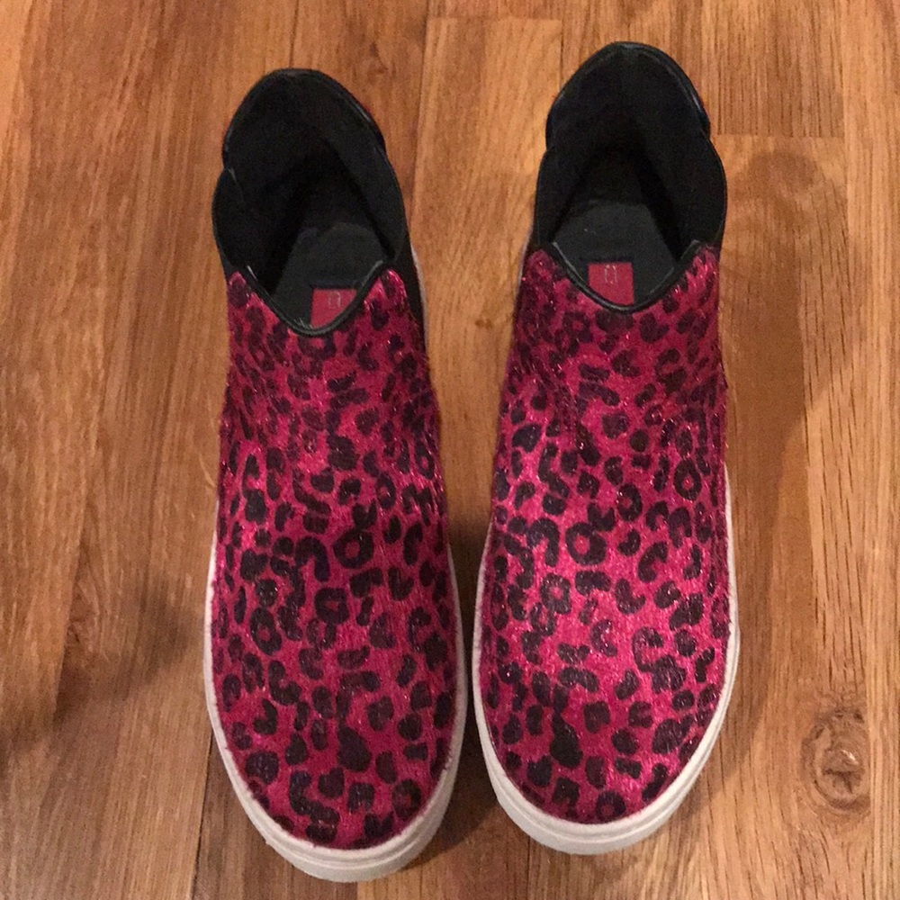 Hot Pink Leopard kicks by C Label 💖💖💖